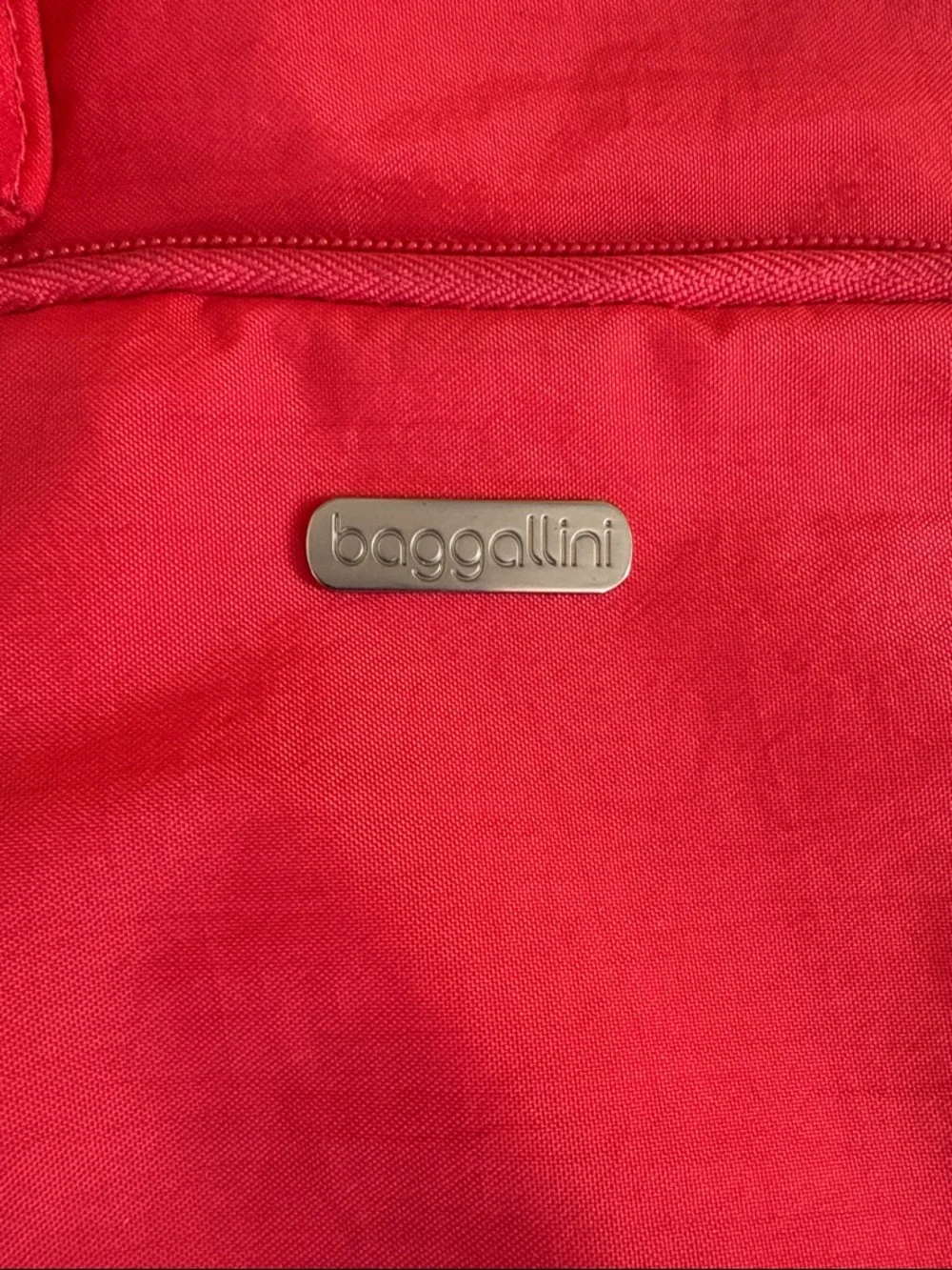 Baggallini Red/Coral Sling Nylon Crossbody Messenger Bag